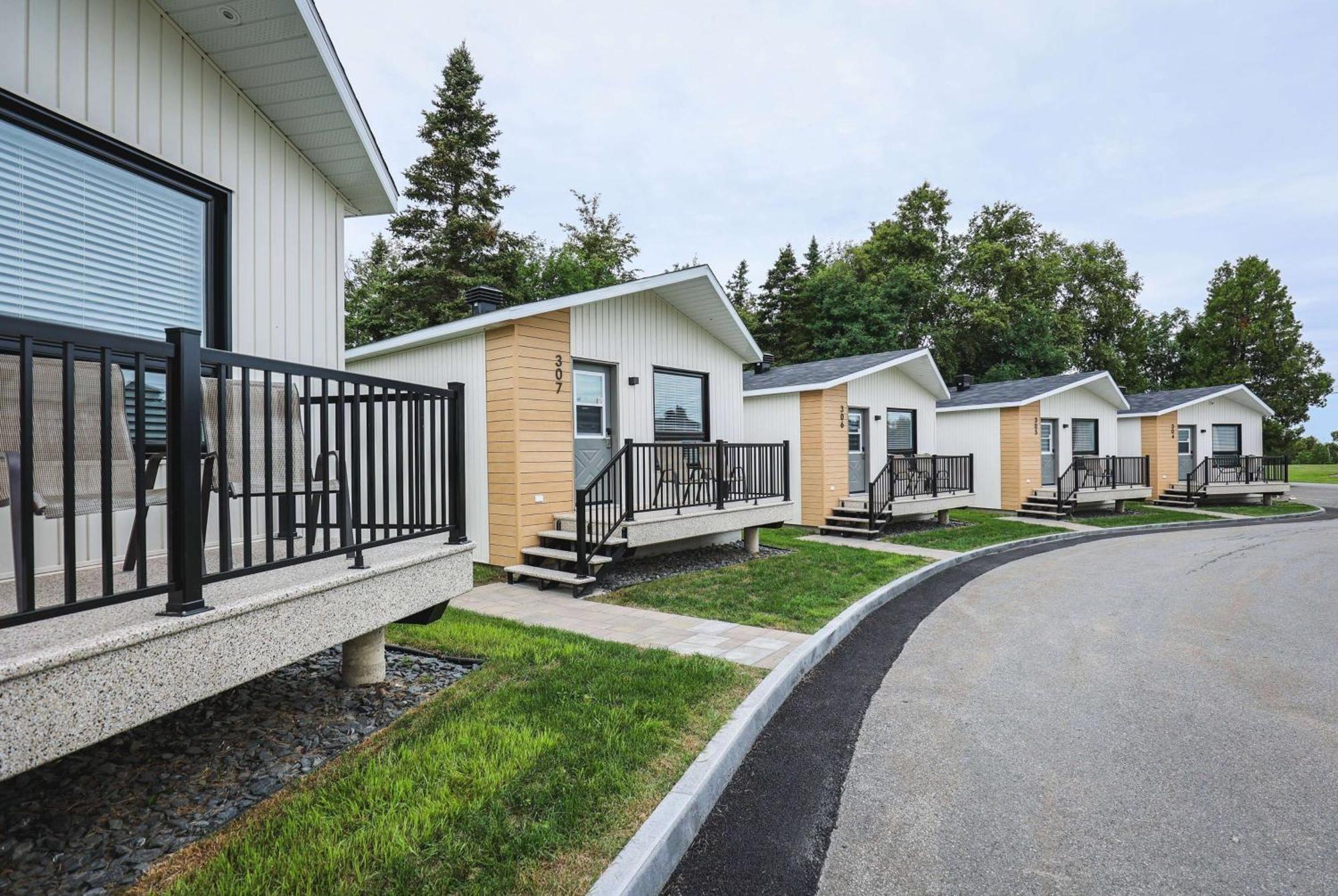Days Inn By Wyndham Rivière-du-Loup Esterno foto